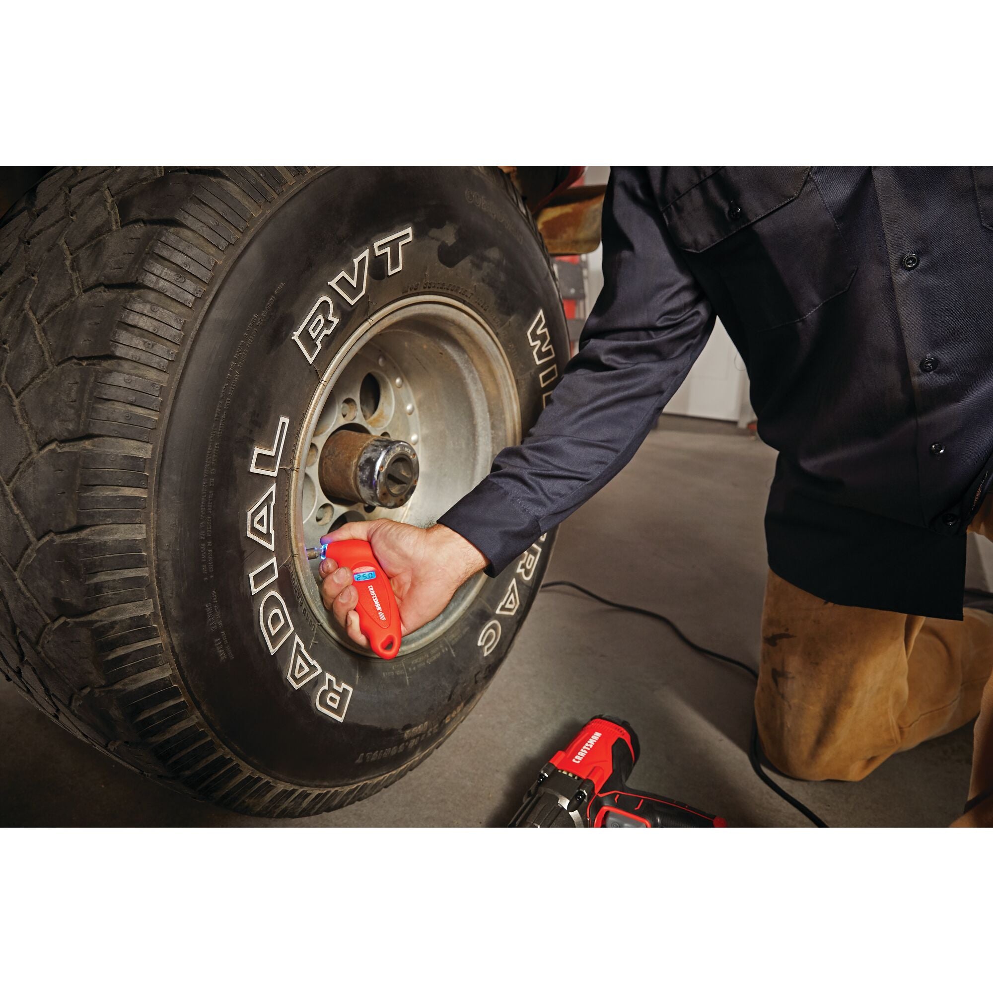 CRAFTSMAN DIGITAL TIRE GAUGE