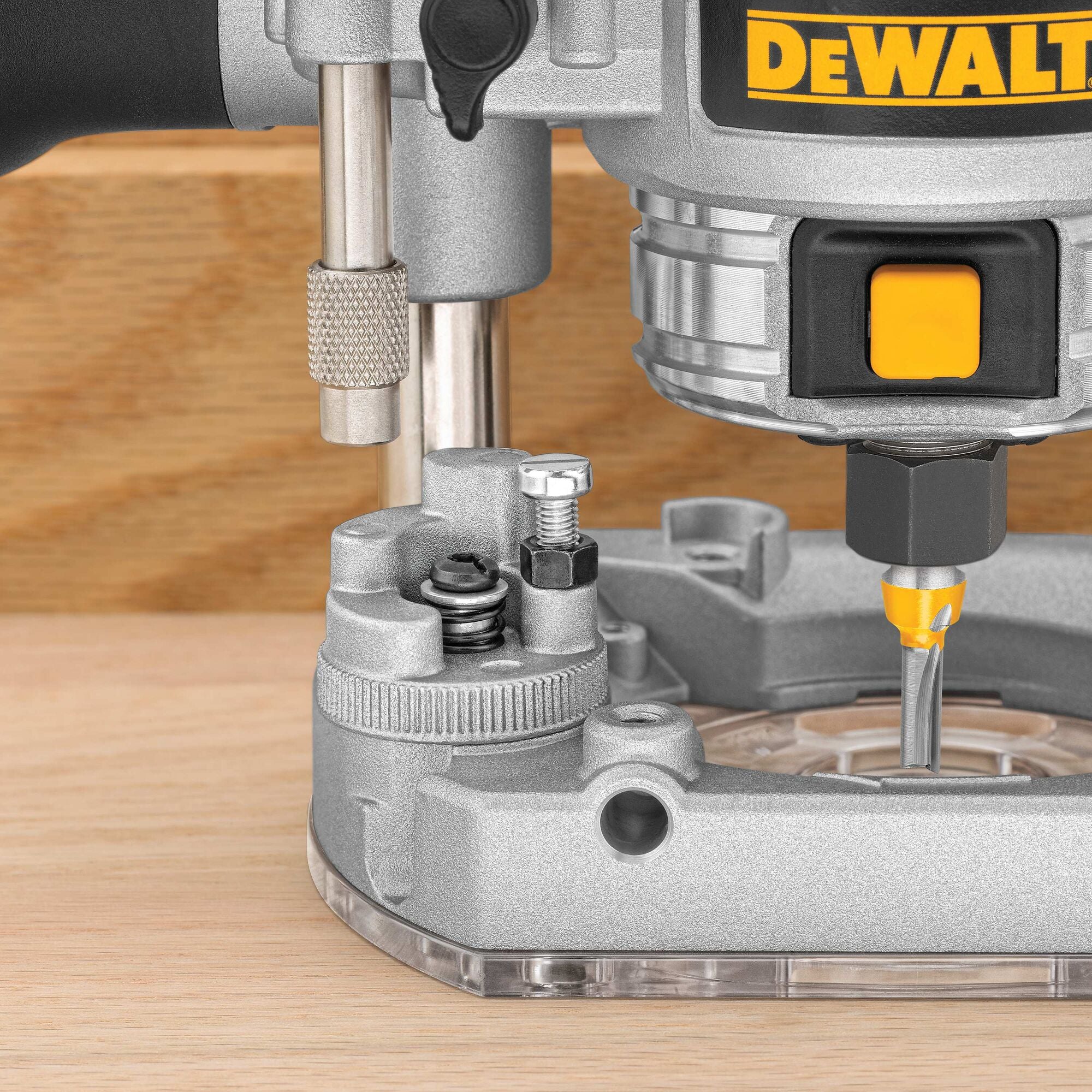 DEWALT 1-1/4 HP Max Torque Variable Speed Compact Router Combo Kit wit